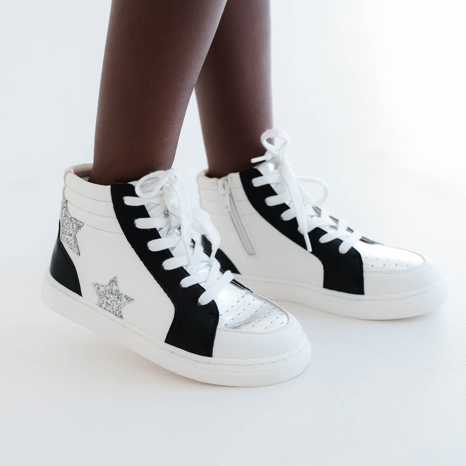 Miss Hannah Sneaker In Black & White – Kids