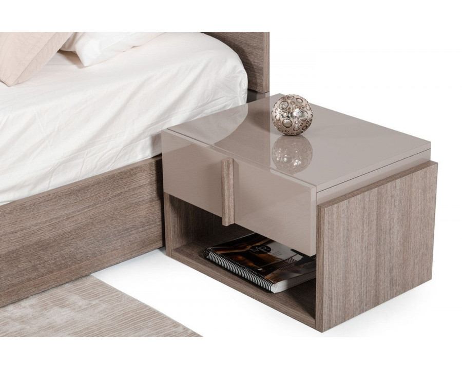 Jubilee – Gisele Modern Nightstand in Oak Maranello Veneer