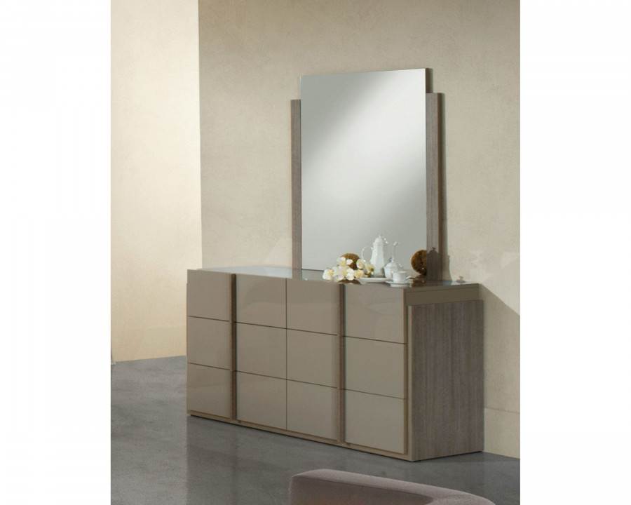 Jubilee – Gisele Modern Mirror in Oak Maranello Veneer